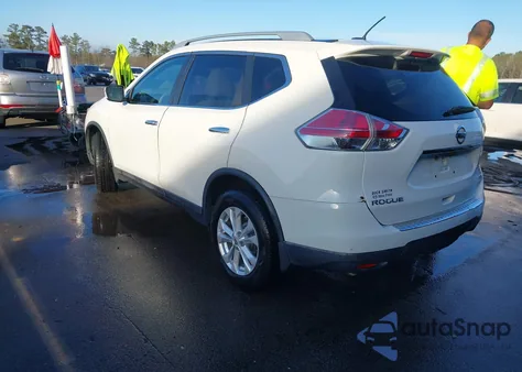 2015 Nissan Rogue Sv z USA, uszkodzony, nr VIN 5N1AT2MT2FC885364